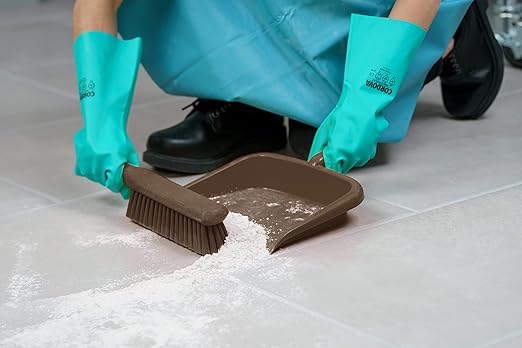 SPARTA Large Handheld Dustpan with Hanging Hole, Heavy-Duty Plastic Dustpan with Wide Lip for Countertops and Surfaces, Plastic, 10 Inches, Brown