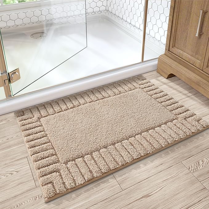 LUMI Bathroom Rugs Non Slip with Rubber Backing, Extra Soft Plush Microfiber Bath Rug Absorbent, Machine Washable Bath Mat Quick Dry for Tub, Shower, Hotel, Beige, 20"x32"