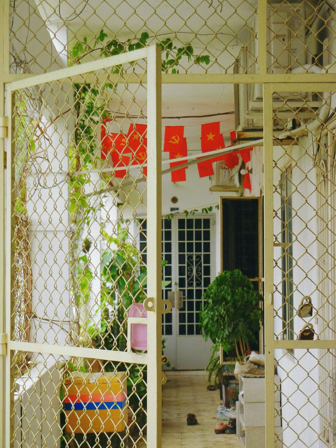 Seasonal Styling: Refreshing Your Entryway Throughout the Year
