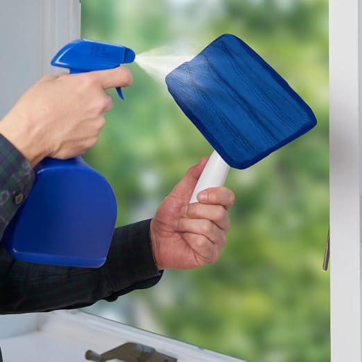 Unger Speed Clean with 4ft Pole and Extra Reusable Pads, Indoor Window Cleaner, Household Cleaning Supplies, Works with Glass and Natural Cleaners and Solutions, Attracts Dust and Dirt
