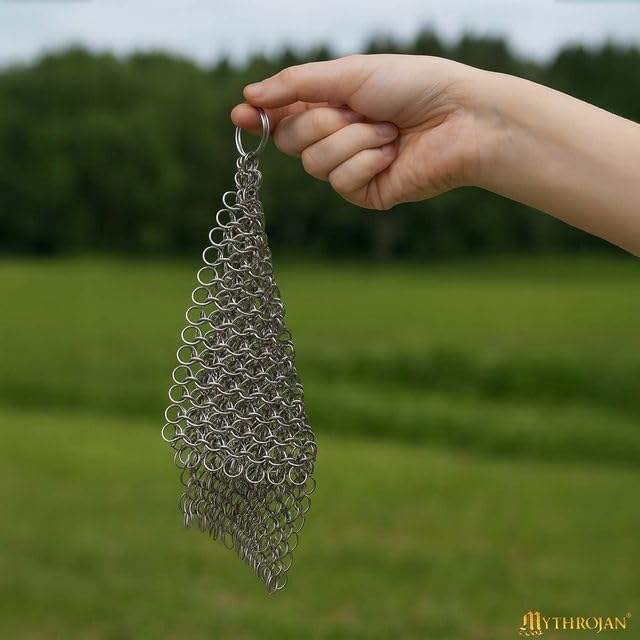 Mythrojan Cast Iron Scrubber 316 Stainless Steel Skillet Cleaner Chainmail Scrubber Chain Mail Scrub with Hanging Ring for Cast Iron Pre-Seasoned Pans (15 X 15cm)