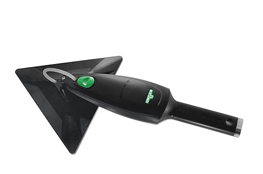 Unger Commercial Stingray® Refillable Microfiber Cleaning Kit, 11-Foot Reach – Indoor Glass and Surface Cleaning System with Enclosed Spray Nozzle and Microfiber Pads SRKB4