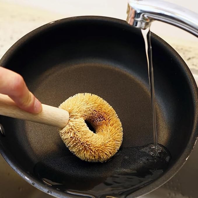 1pc Wooden Handle Coconut Palm Pot Scrubber Brush for Kitchen Cleaning Natural Bowl Cleaning Tool Comfortable Grip for Pots Pans and Dishes