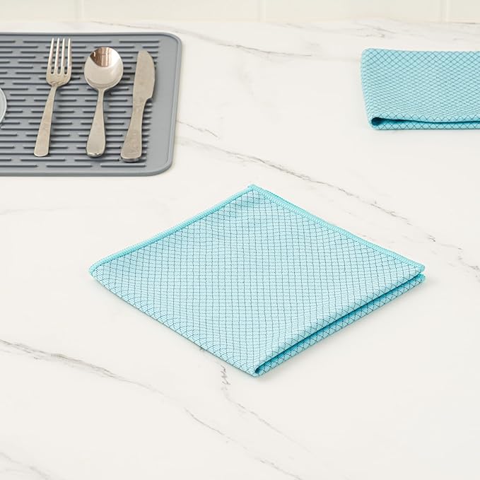 Restaurantware - Clean Tek Professional 15.7 x 15.7 Inch Glass Cleaning Cloth, 1 Reusable Cleaning Cloth - Diamond Weave, Dual Side, Light Blue Microfiber Absorbent Cleaning Cloth, for Quick Cleaning