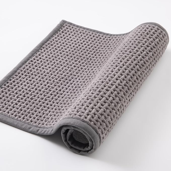 Bathroom Rugs Non Slip Washable, Super Absorbent Thin Bath Mat for Small Quick Dry Low Pile Bathroom Rug, (Light Gray, 32″x20″)