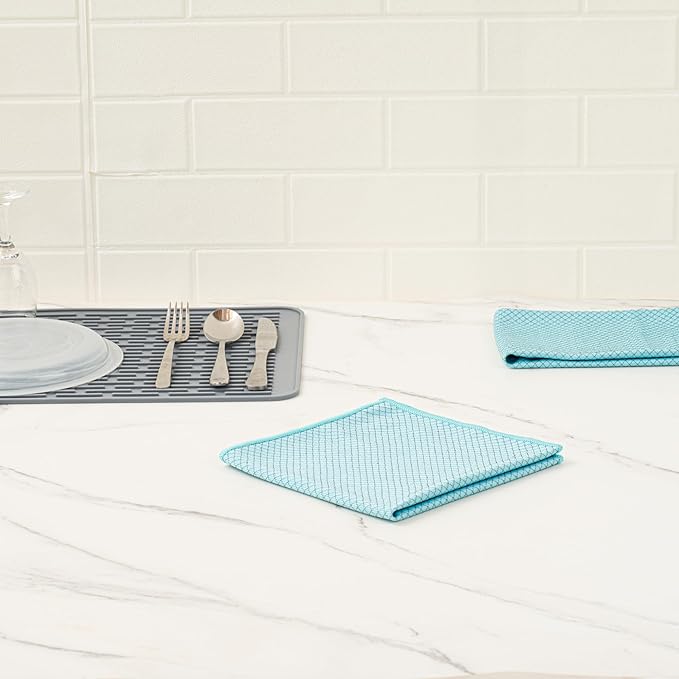 Restaurantware - Clean Tek Professional 15.7 x 15.7 Inch Glass Cleaning Cloth, 1 Reusable Cleaning Cloth - Diamond Weave, Dual Side, Light Blue Microfiber Absorbent Cleaning Cloth, for Quick Cleaning