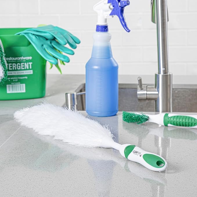 Restaurantware Cleaning Dusters 1 Pack of 16.2 x 2.3X 2.3 Inch Head Washable Static Dusting Wand Non-Slip Handle Plastic Green and White Dusting Tool for Hard-to-Reach Areas