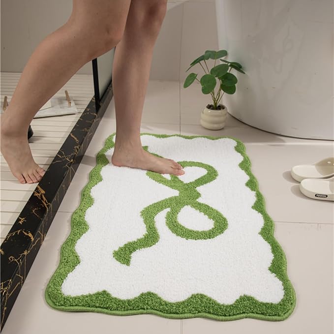 Green Scalloped Bathroom Mat 26x18, Soft Absorbent Bath Mats, Machine Washable Microfiber Floor Mats for Bathroom Tubs, Sinks and Showers