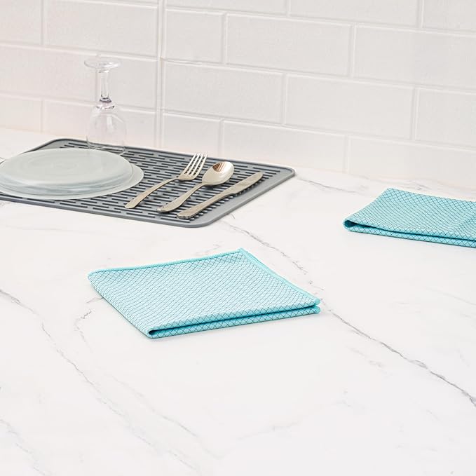 Restaurantware - Clean Tek Professional 15.7 x 15.7 Inch Glass Cleaning Cloth, 1 Reusable Cleaning Cloth - Diamond Weave, Dual Side, Light Blue Microfiber Absorbent Cleaning Cloth, for Quick Cleaning