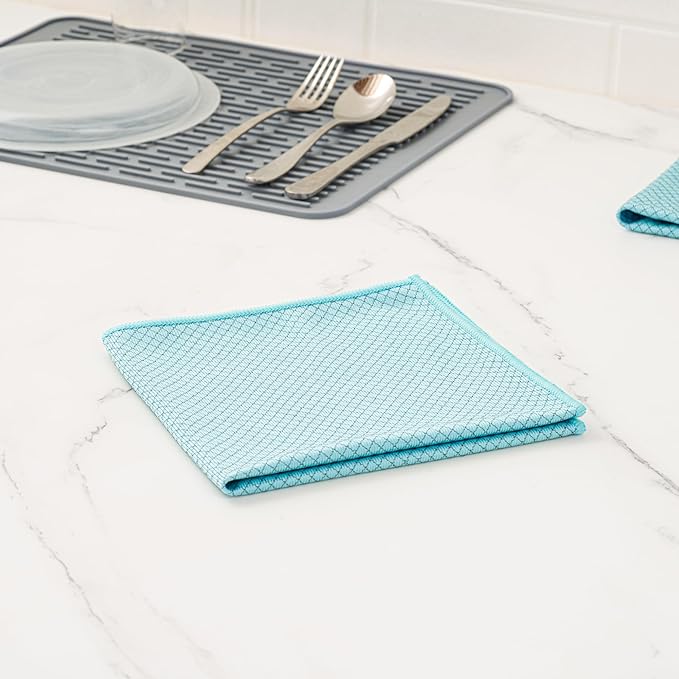 Restaurantware - Clean Tek Professional 15.7 x 15.7 Inch Glass Cleaning Cloth, 1 Reusable Cleaning Cloth - Diamond Weave, Dual Side, Light Blue Microfiber Absorbent Cleaning Cloth, for Quick Cleaning
