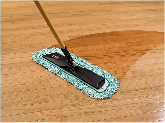 Rubbermaid Commercial Products HYGEN 18 inch Microfiber Dust Pad with Fringe, Green, For Janitorial/Professional Cleaners and Heavy-Duty industrial Cleaning/Dusting/Sweeping