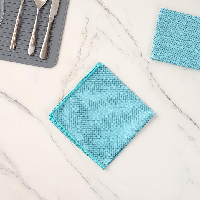 Restaurantware - Clean Tek Professional 15.7 x 15.7 Inch Glass Cleaning Cloth, 1 Reusable Cleaning Cloth - Diamond Weave, Dual Side, Light Blue Microfiber Absorbent Cleaning Cloth, for Quick Cleaning