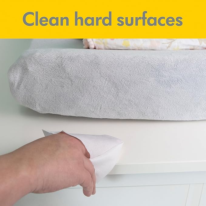 Medela Quick Clean Wipes for On-The-Go Cleaning of Breast Pumps, Accessories, and Various Surfaces, Resealable, Plant-Based, 3 Packs of 30 (90 Count)