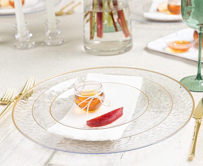 PLASTICPRO 30 Pack Hammered Plastic Plates Heavyweight Disposable Plastic Plates Elegant Clear Hammered Rim Platsic Party Dishes (Hamered Clear With Gold Rim, 10'' INCH PLATES)