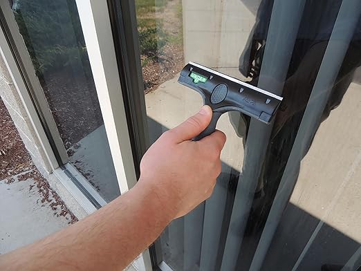 Unger Commercial ErgoTec® Ninja 4" Glass Scraper with Blade and Safety Cap – Adjustable Angle for Efficient Window Cleaning EN100