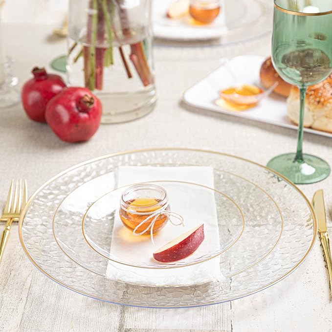 PLASTICPRO 30 Pack Hammered Plastic Plates Heavyweight Disposable Plastic Plates Elegant Clear Hammered Rim Platsic Party Dishes (Hamered Clear With Gold Rim, 10'' INCH PLATES)