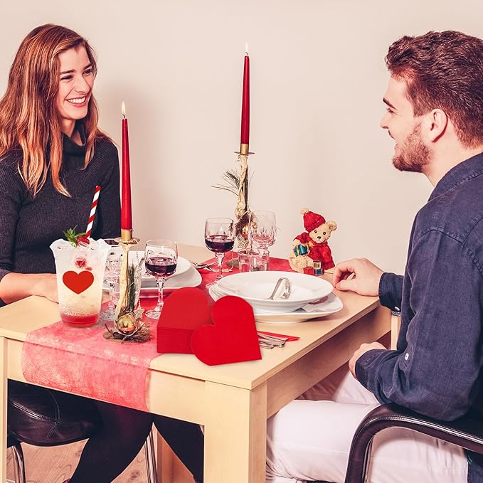 FYSUIMU Valentine' s Day Tableware Set Red Heart Shaped Paper Napkins 12Oz Disposable Plastic Cups with Lids and Straws for 50 Guests Wedding Anniversary Party Supplies Table Decor