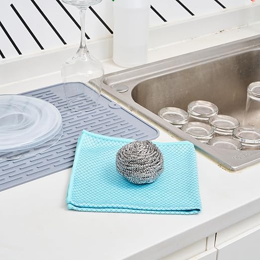 Restaurantware Stainless Steel Scrubber 100-Pack 3.15 x 3.15 x 1.969 Inches Rust-Resistant Metal Scouring Pad Durable Silver Scrub Pad for Pots and Pans Grill Cleaning Scrubber Commercial Kitchen Use