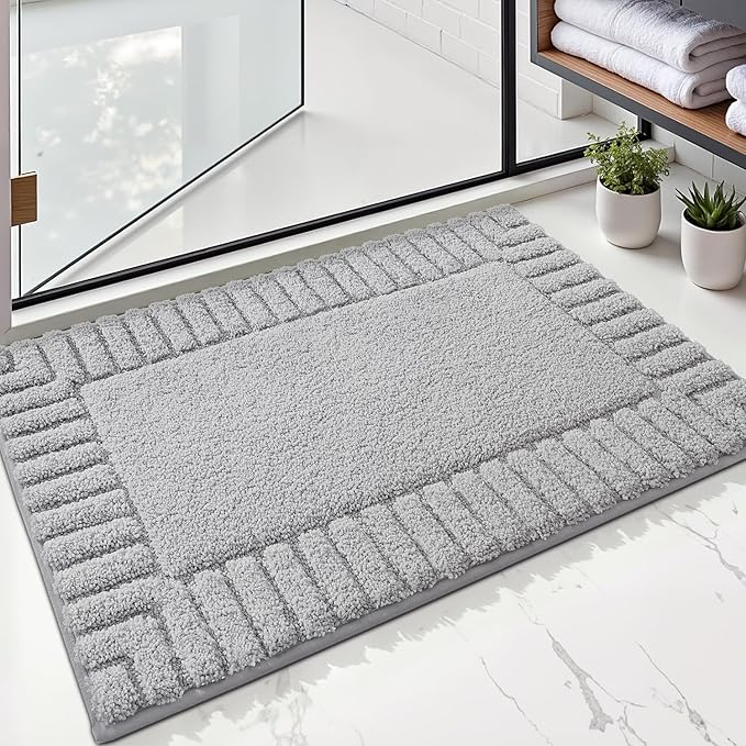 LUMI Bathroom Rugs Non Slip with Rubber Backing, Extra Soft Plush Microfiber Bath Rug Absorbent, Machine Washable Bath Mat Quick Dry for Tub, Shower, Hotel, Light Grey, 20"x32"