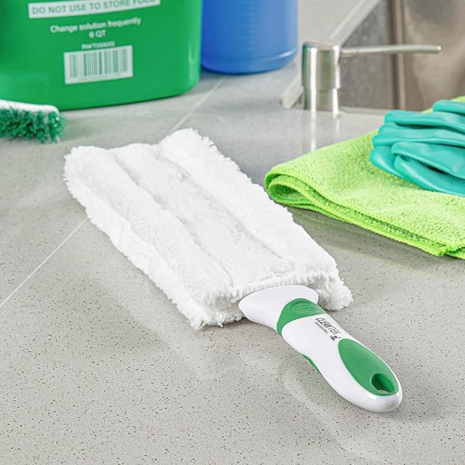Restaurantware Duster 1 Pack of 14.7 x 3.4 x 1.1 Inch Cotton Duster Washable Multipurpose Cleaning Tool Non-Slip Handle Green and White Dust Remover Tool