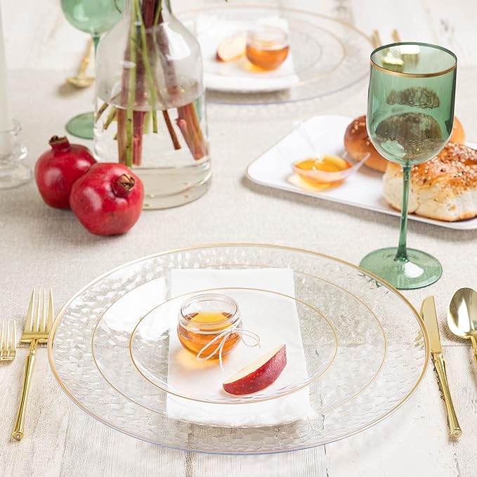 PLASTICPRO 30 Pack Hammered Plastic Plates Heavyweight Disposable Plastic Plates Elegant Clear Hammered Rim Platsic Party Dishes (Hamered Clear With Gold Rim, 9'' INCH PLATES)