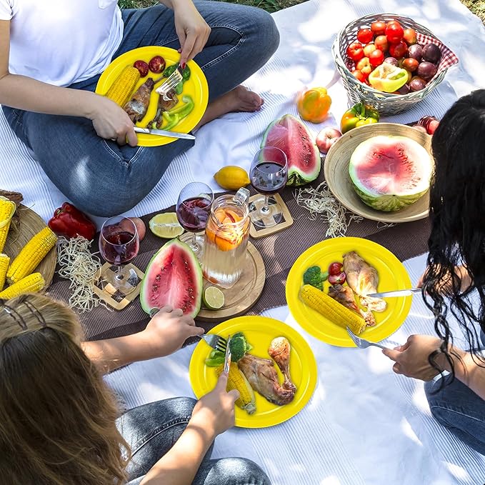 QZYL Disposable Paper Plates Set, 50 PCS Yellow Dinner Paper Plates, Round 9 Inches Party Tableware Pack for Daily Meal Picnic Anniversary Wedding Festival Gathering Party Supplies
