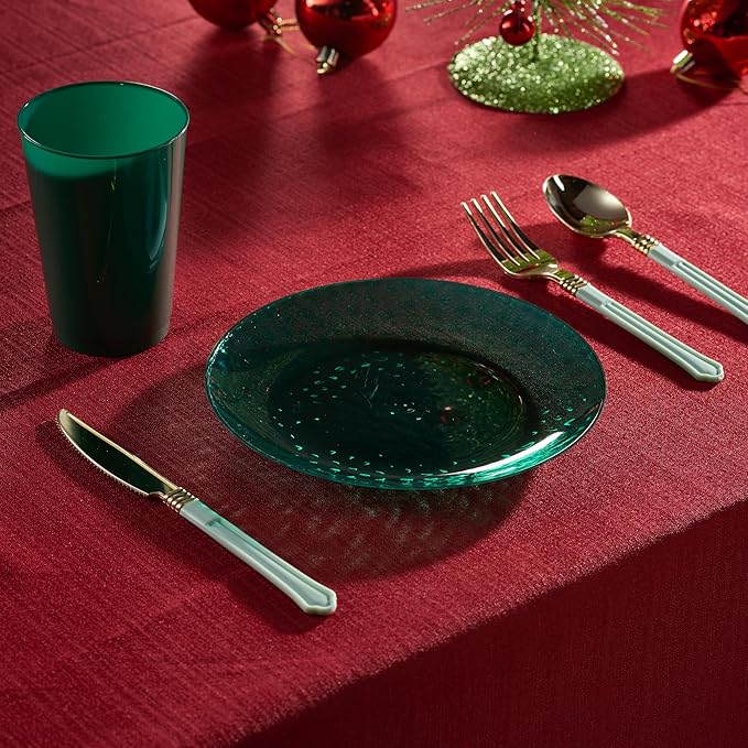 PLASTICPRO 30 Pack Hammered Plastic Plates Heavyweight Disposable Plastic Plates Elegant Green Platsic Party (Hammered green Christmass, 7'' INCH)
